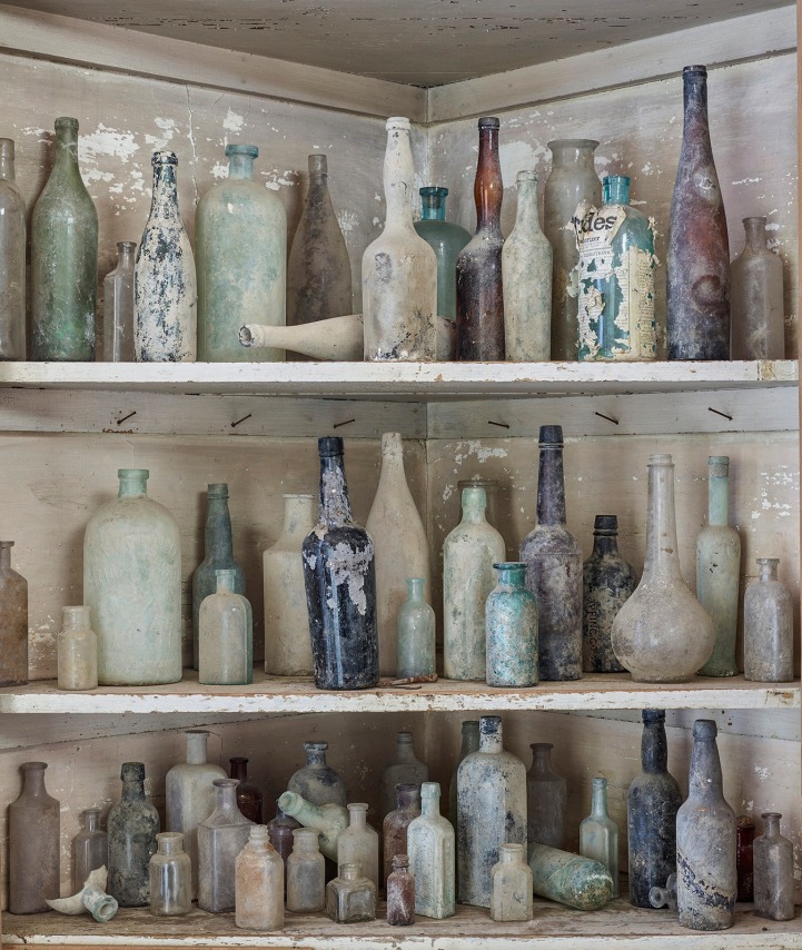 Bottle Corner, Demopolis, AL, 2016. Archival pigment print.