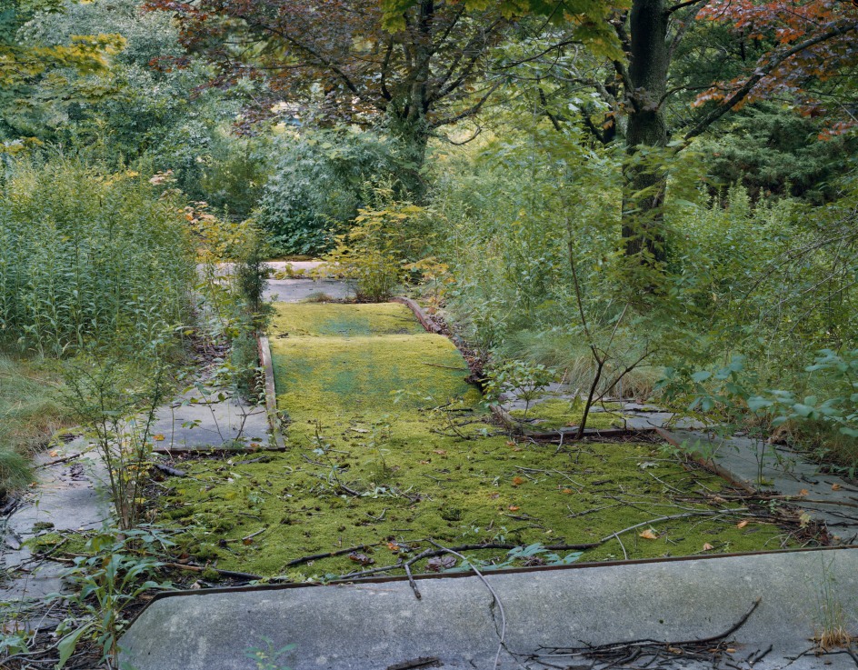 Minature Golf, Mtn. Park Amusement Park, 2000, 30 x 40 inches, Chromogenic Print