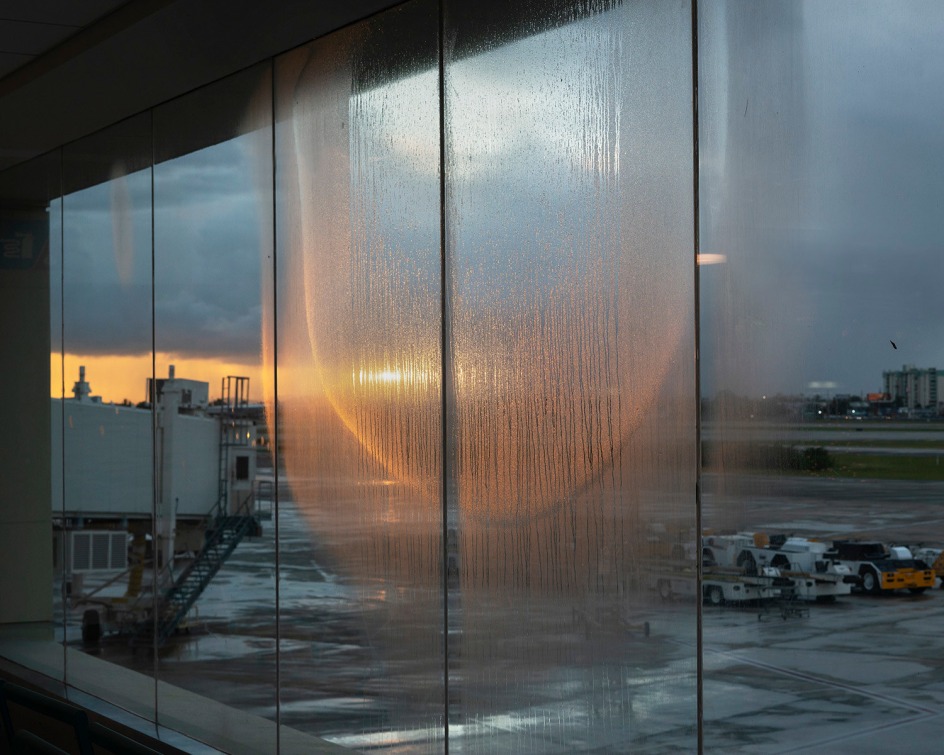 Genesis B&aacute;ez,&nbsp;Untitled (San Juan Airport Condensation),&nbsp;2019. Archival pigment print, 24 x 30 inches.&nbsp;