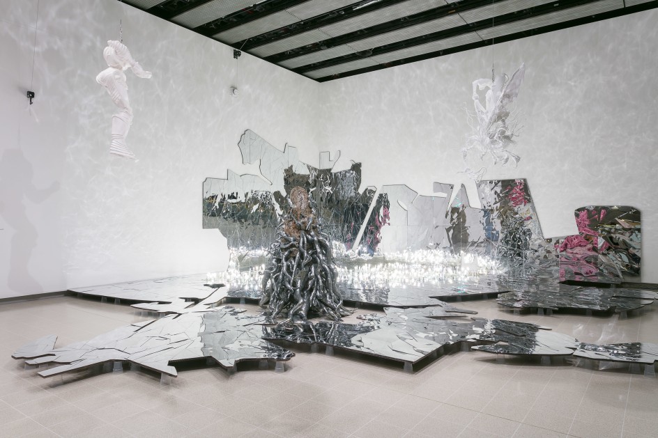 LEE BUL, Lee Bul: Crashing