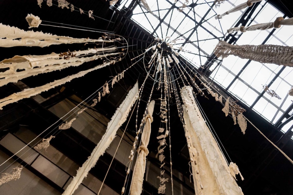 Hyundai Commission: Cecilia Vicu&ntilde;a: Brain Forest Quipu, Installation View at Tate Modern 2022