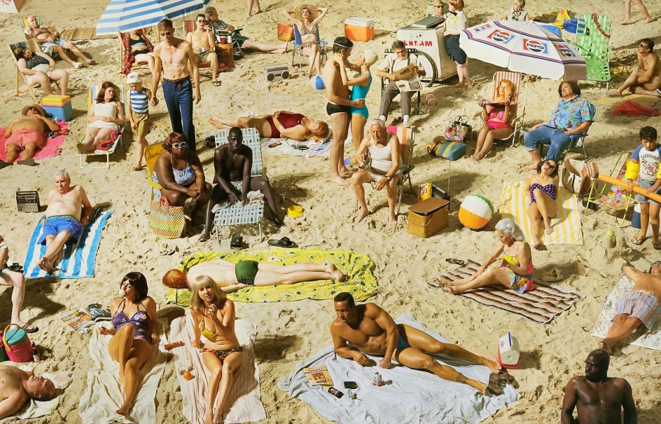 ALEX PRAGER, Crowd #3 (Pelican Beach), 2013