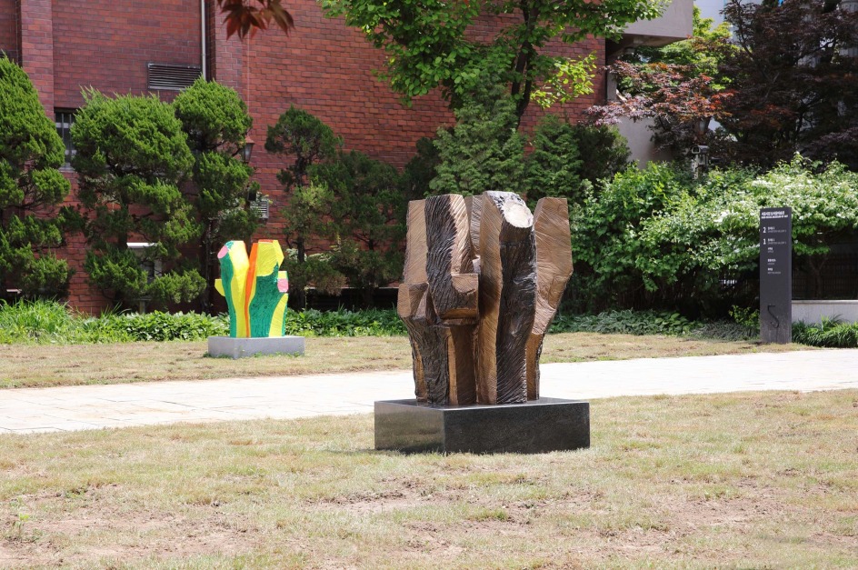 Kim Yun Shin: Towards Oneness, Installation view