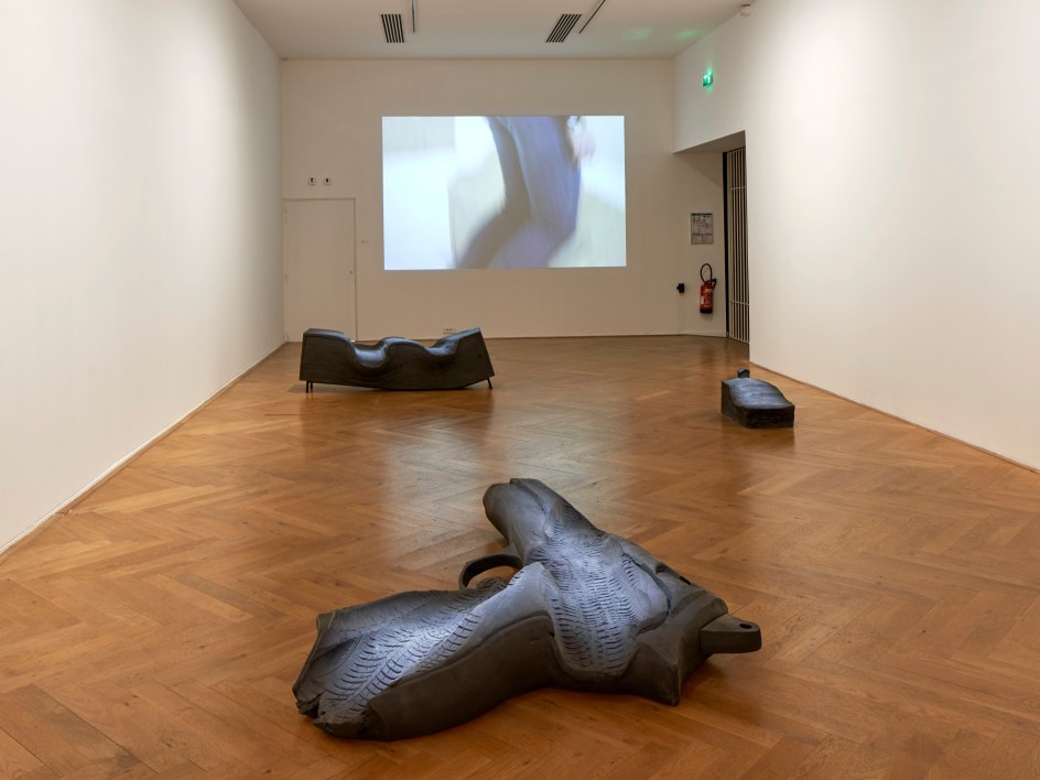 ERWIN WURM, Installation view