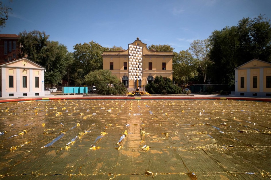 Nari Ward: Gilded Darkness, Installation view