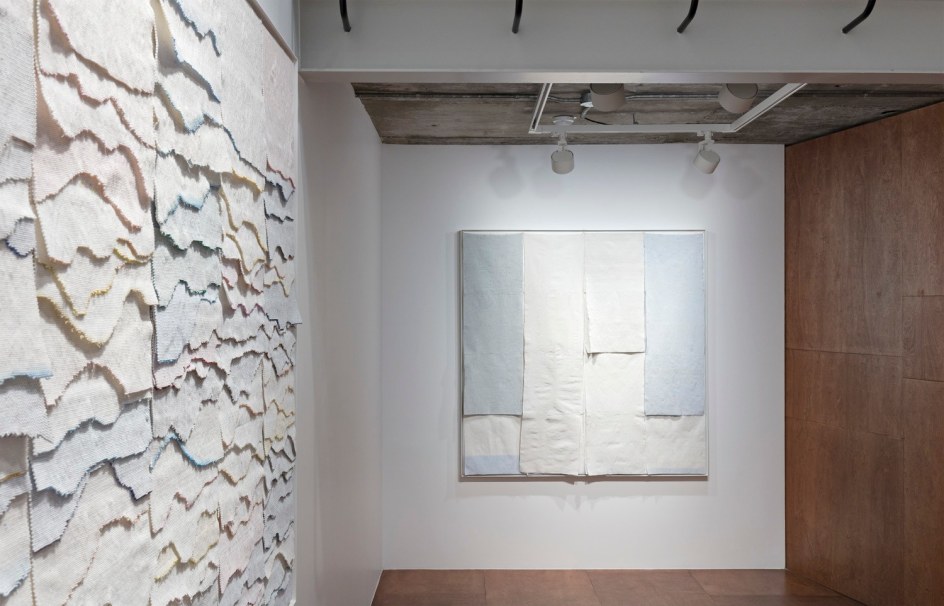 Liza Lou,&nbsp;The River and the Raft, Installation view at Lehmann Maupin, Seoul