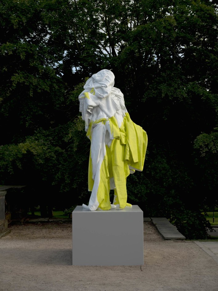 Erwin Wurm: Trap of the Truth, Installation view