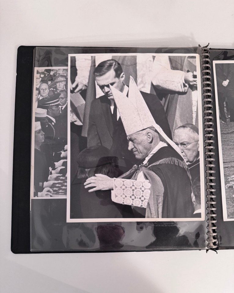 JFK ASSASSINATION ALBUM (26) SILVER GELATIN PRINTS