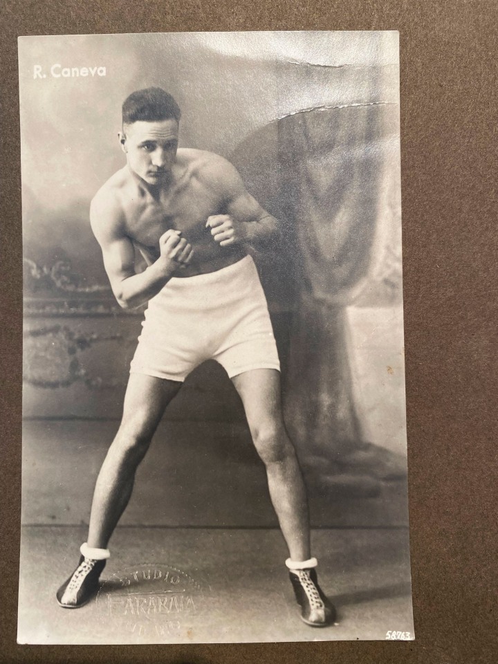 BOXING AUTOGRAPHED ALBUM ITALY MILAN BOXING CLUB, SOME CREDITED TO FARABOLA, 1920S