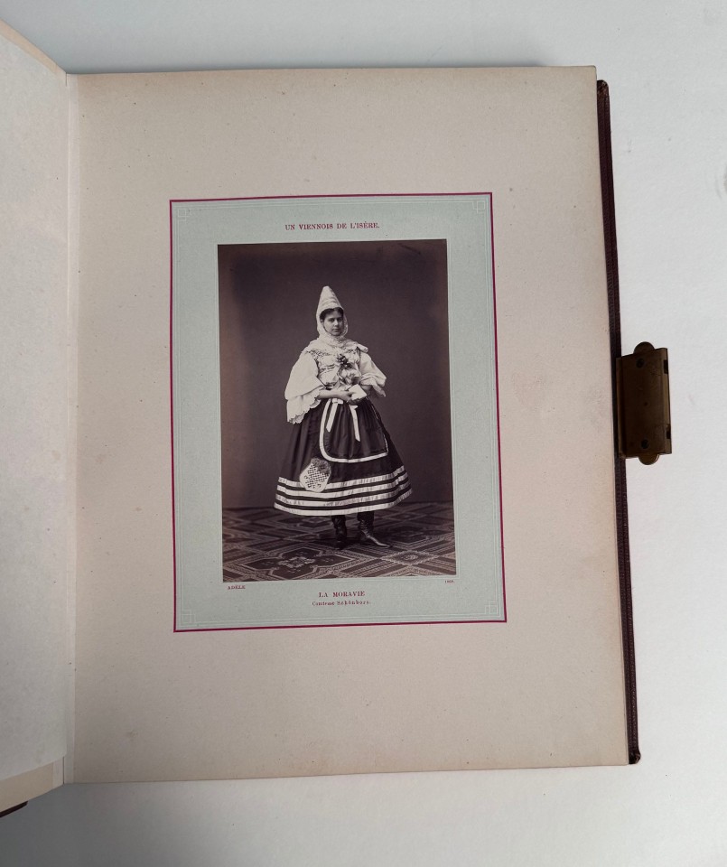 FEMALE PHOTOGRAPHER'S AUSTRIAN OPERA ALBUM - UN VIENNOIS DE L'ISERE - 14 MARCH 1868