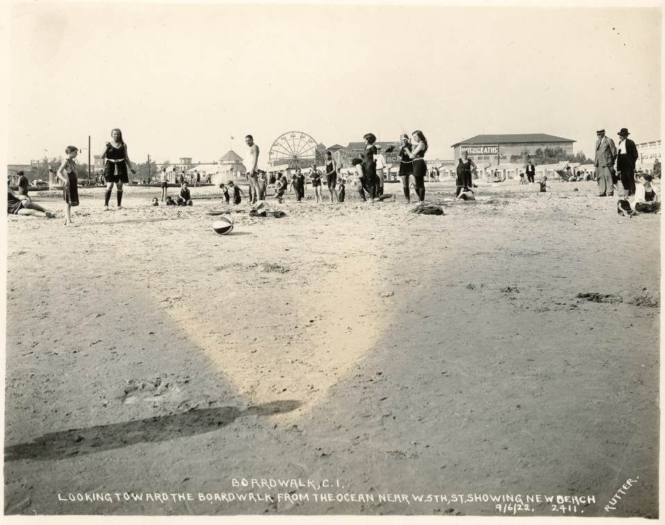 EDWARD RUTTER PHOTOS OF CONSTRUCTION OF CONEY ISLAND BOARDWALK 1921-1922