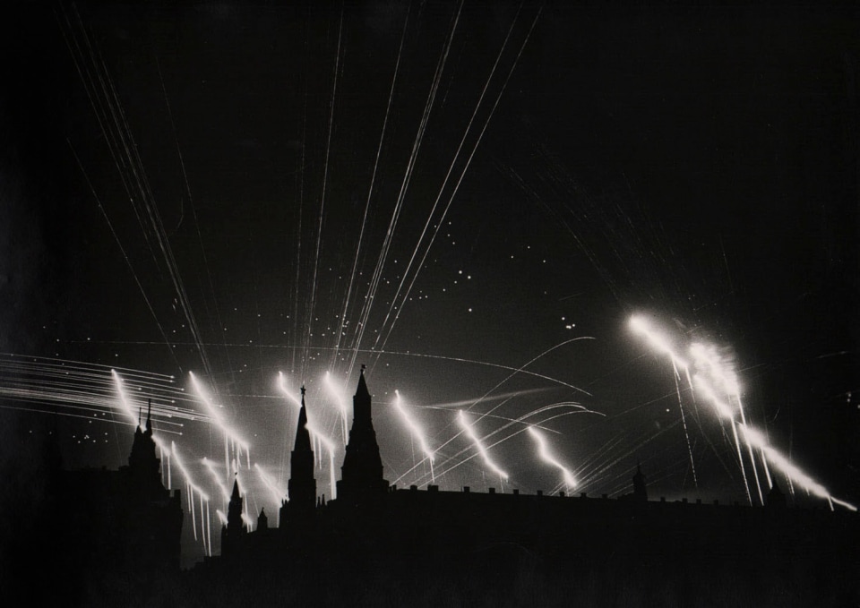 8.&nbsp;Margaret Bourke-White (1904-1971), Nazi Air Raid over the Kremlin, Moscow&nbsp;(Sept. 1, 1941 Issue, p. 16), 1941