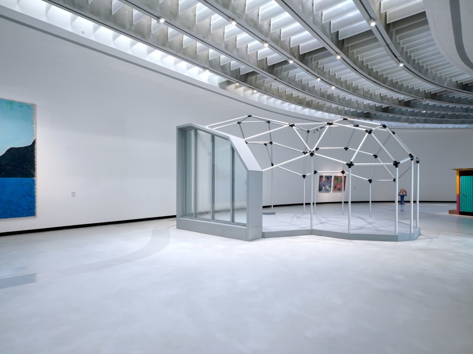 Oscar Tuazon: Something in the Water