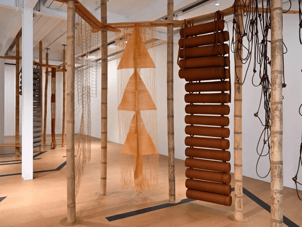 prensa: leonor antunes: héroes de la windrush, cuerdas anudadas y las fotos de macca con los beatles - la semana en arte