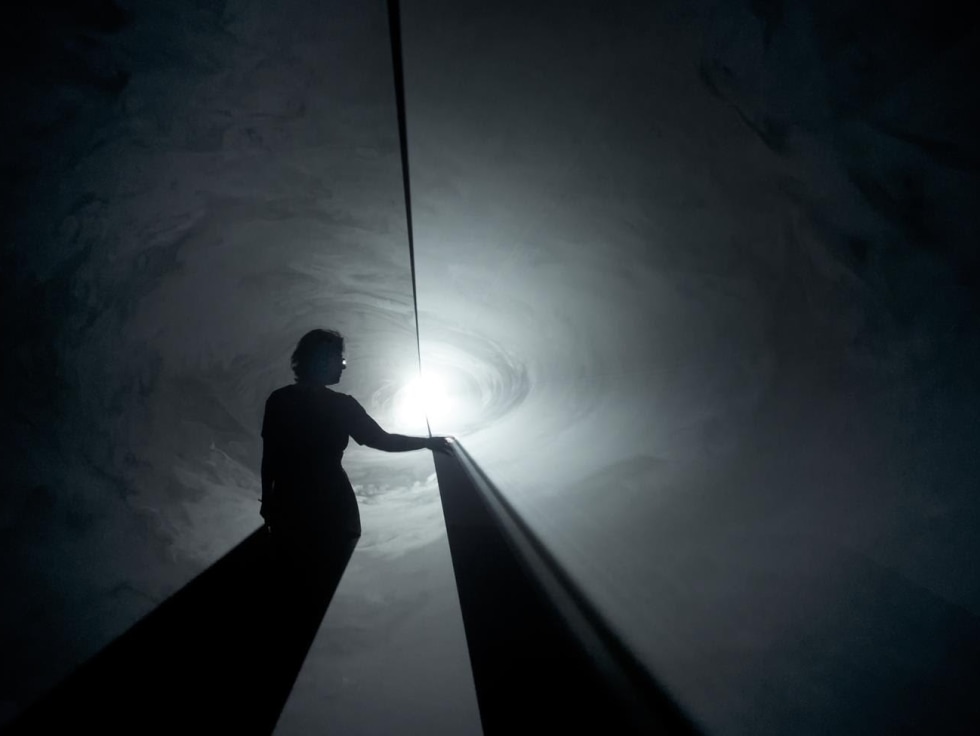 Anthony McCall: Meeting You Halfway
